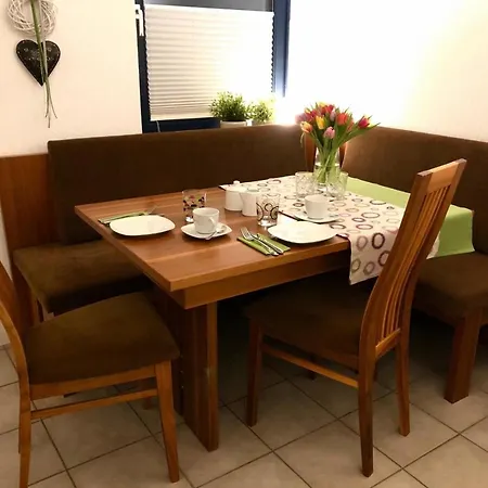 Ferienwohnung am Floerbach 아파트 아하우스