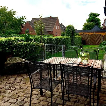 Ferienwohnung am Floerbach 아하우스